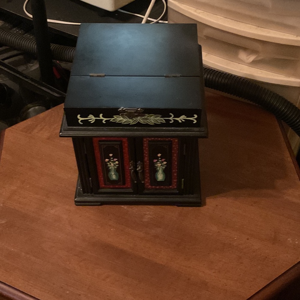 Black and Red Decorative Jewelry Box